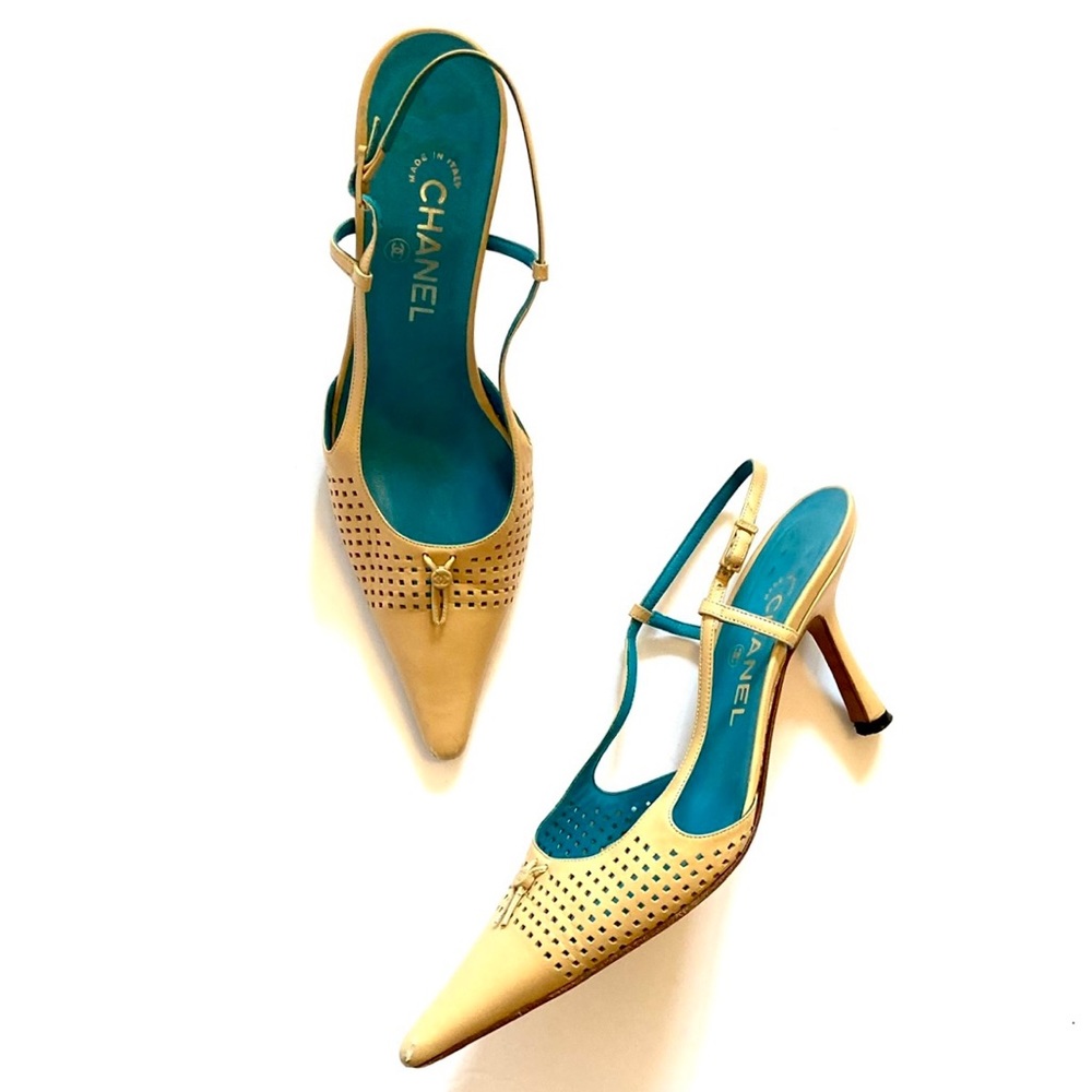CHANEL | Vintage Y2K Classic Beige Sling Back Heels